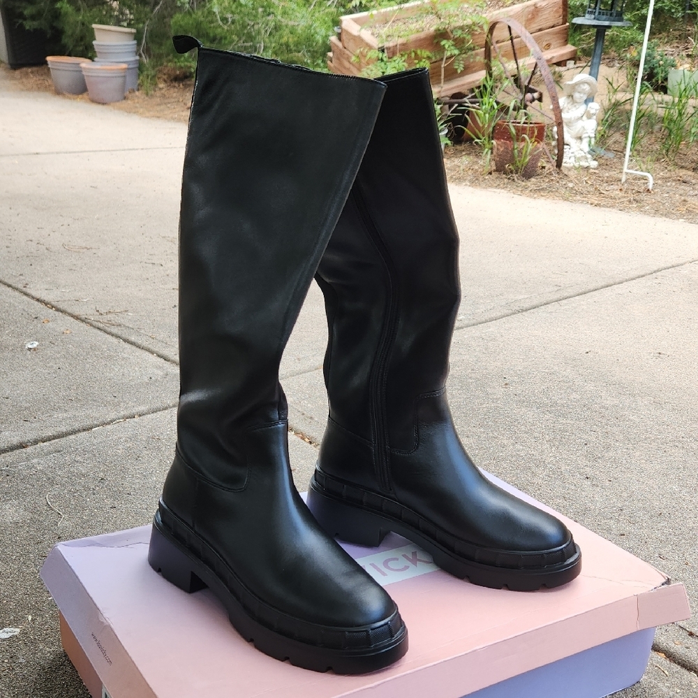 Black Over the Knee Boots Sleek Minimalist Design